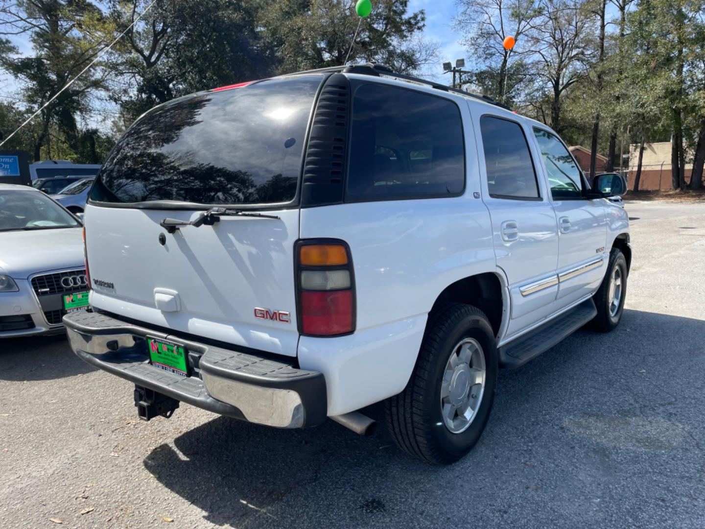 2005 WHITE GMC YUKON SLT (1GKEC13T95J) with an 5.3L engine, Automatic transmission, located at 5103 Dorchester Rd., Charleston, SC, 29418-5607, (843) 767-1122, 36.245171, -115.228050 - Photo#7